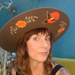 Meet your Posher, Posh